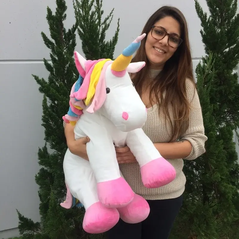 Unicórnio de Pelúcia 65 cm - Almofada Branca Com Detalhes Coloridos - Imagem 2