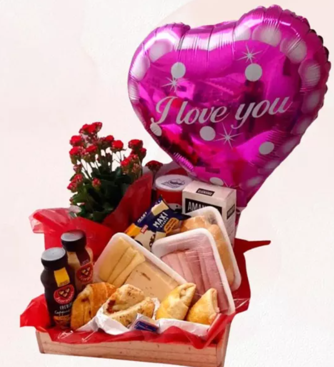 Cesta de Café da Manhã I Love You Coração