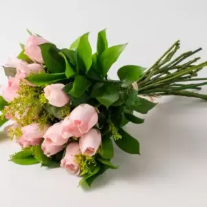 Buquê de 18 Rosas Rosadas